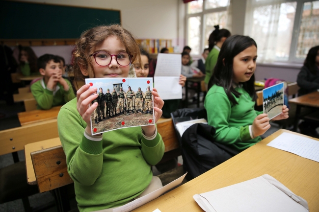 Mehmetçik'ten öğrencilere duygulandıran cevap